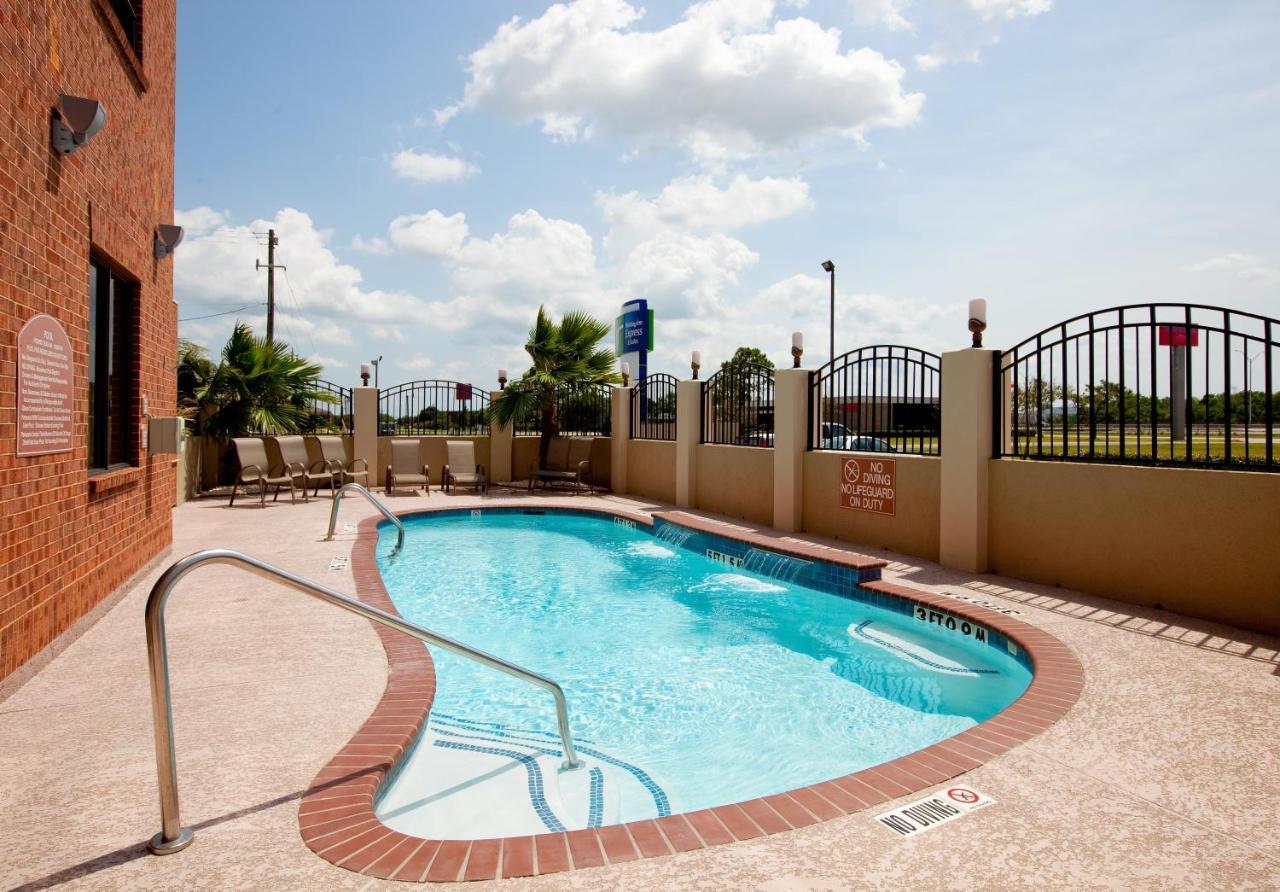 Holiday Inn Express & Suites La Porte, An Ihg Hotel Exterior photo